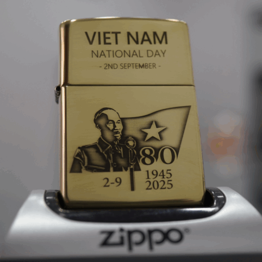 Zippo Kỷ niệm 80 năm Quốc khánh Việt Nam - 254B-A80 - Hình ảnh 2