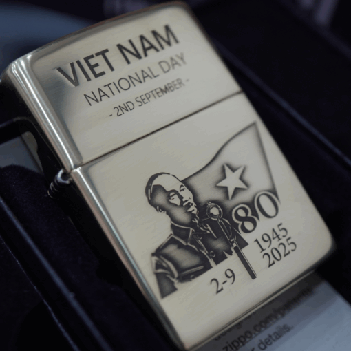 Zippo Kỷ niệm 80 năm Quốc khánh Việt Nam - 254B-A80 - Hình ảnh 9